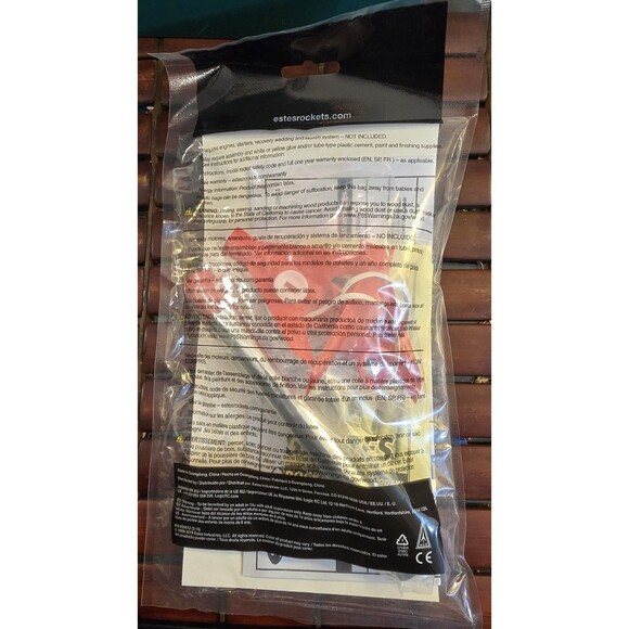 Estes Model Rockets Wizard & Firehawk + Launch Controller and Recovery Wadding - Picture 3 of 6